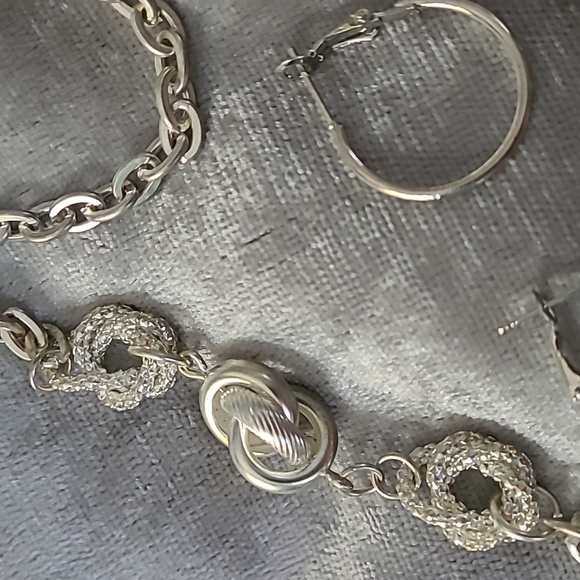 NWOT Set Necklace and Earrings - Picture 2 of 2